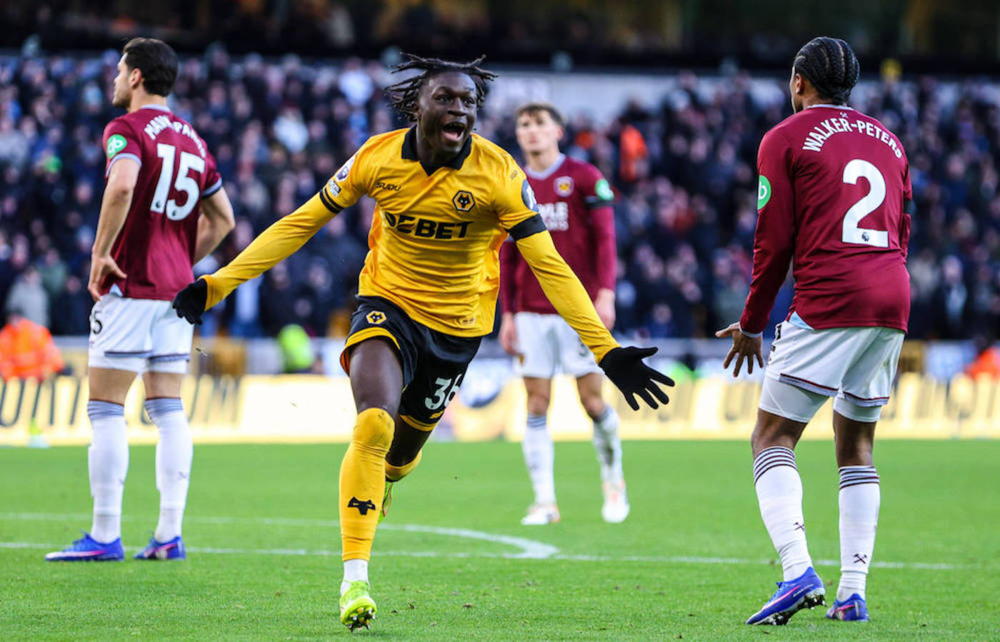 Rykte: Intresserade av Wolves-stjärnskottet Mane 